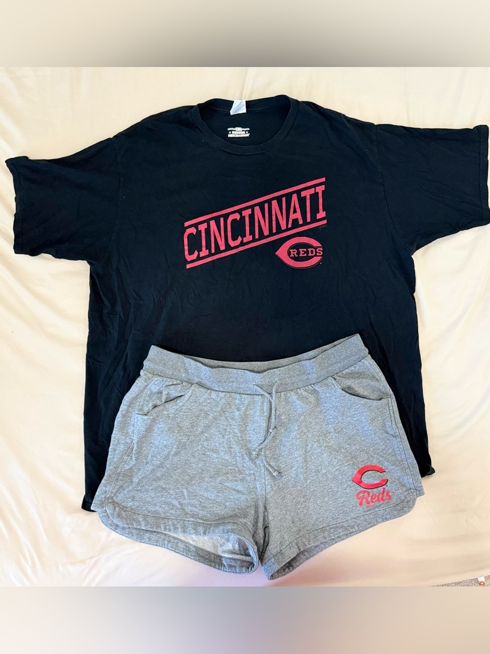 ⚾️ Cincinnati Reds Matching Lounge Set Shirt & Shorts Women’s L/2XL